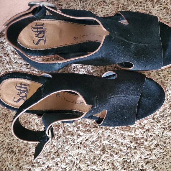Sofft Size 9 Black Suede Heels - Picture 2 of 3